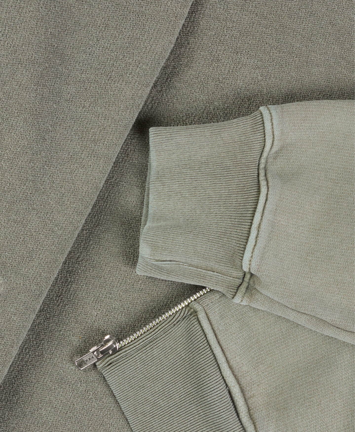 600 GSM 'Vintage Olive' Zipper